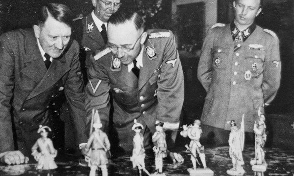 Adolf Hitlernmed Heinrich Himmler